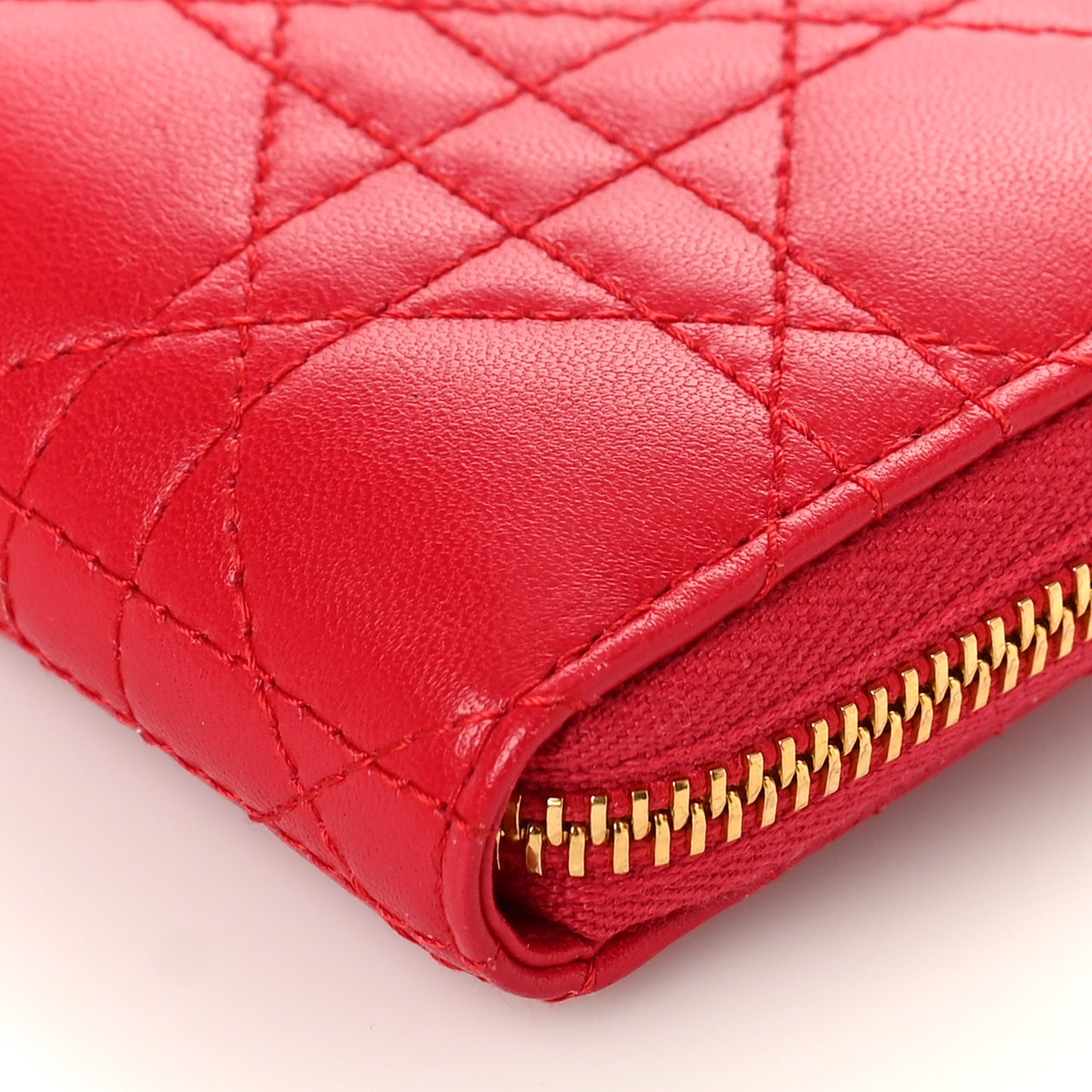 Lambskin Cannage Mini Caro Zipped Pouch Raspberry