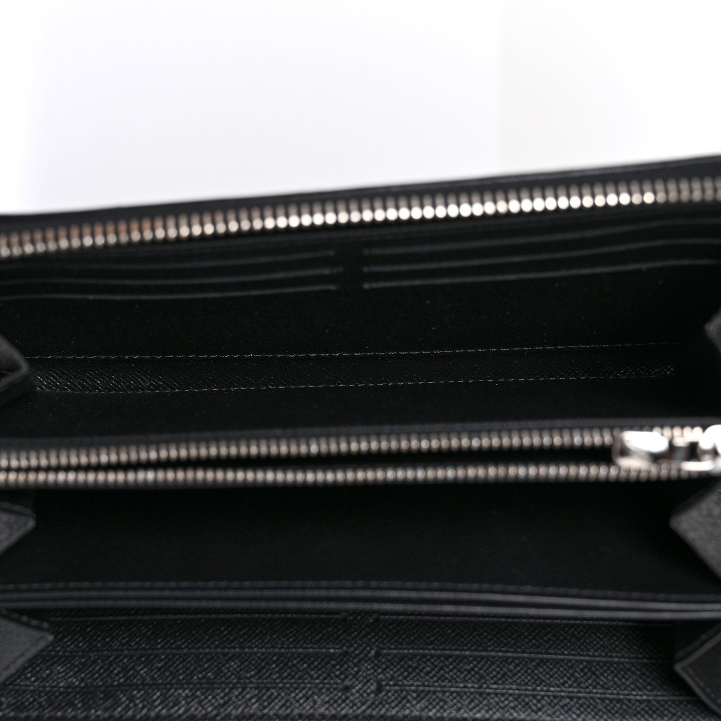 Epi Zippy Organizer Wallet Black