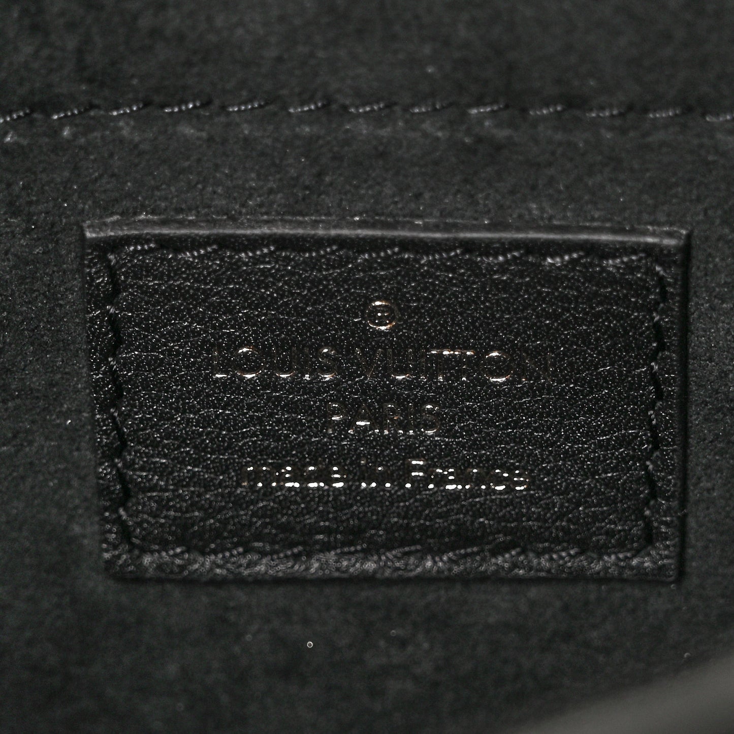 Grained Calfskin Lockme Tender Black