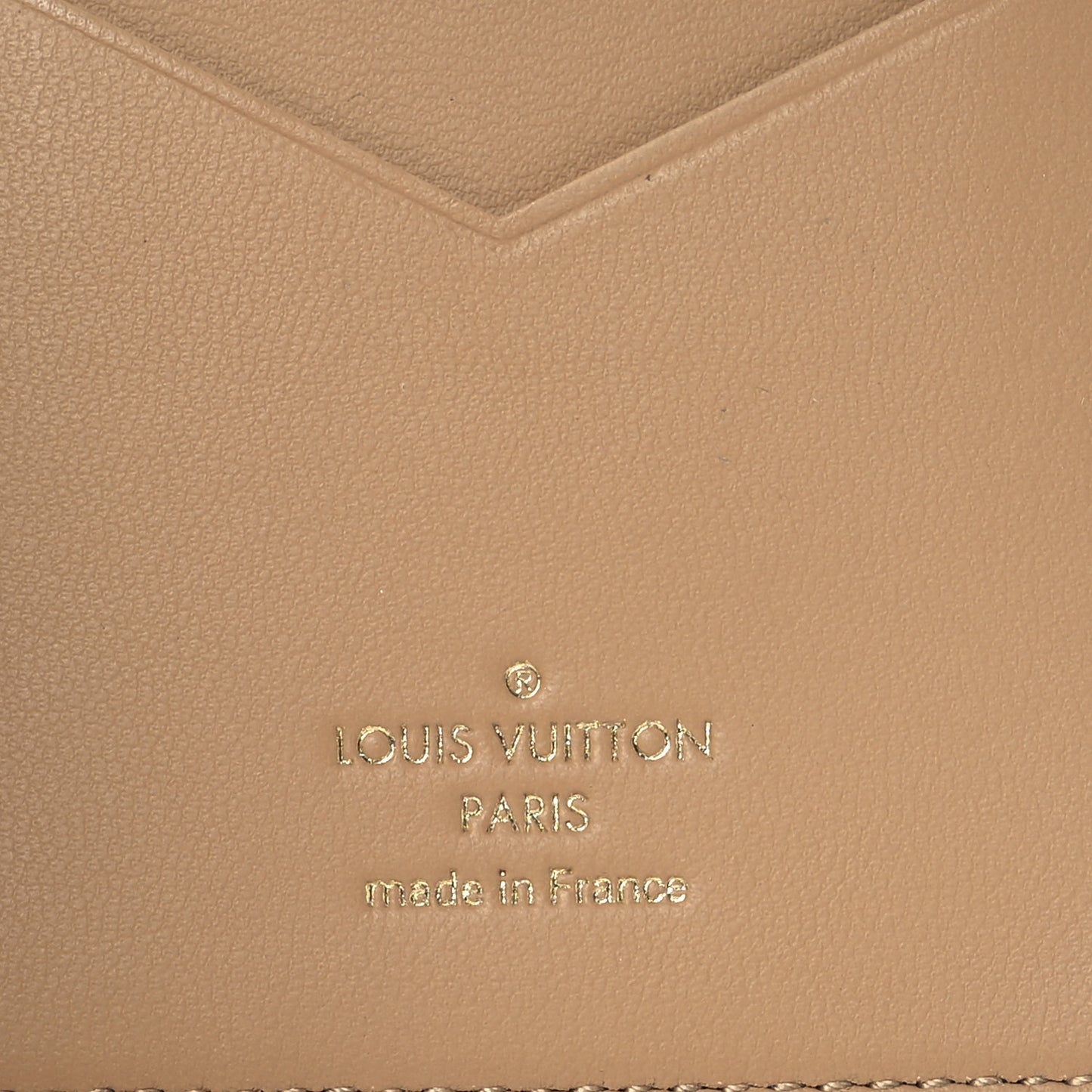 Taurillon LV Vertical Capucines Wallet Black Arizona