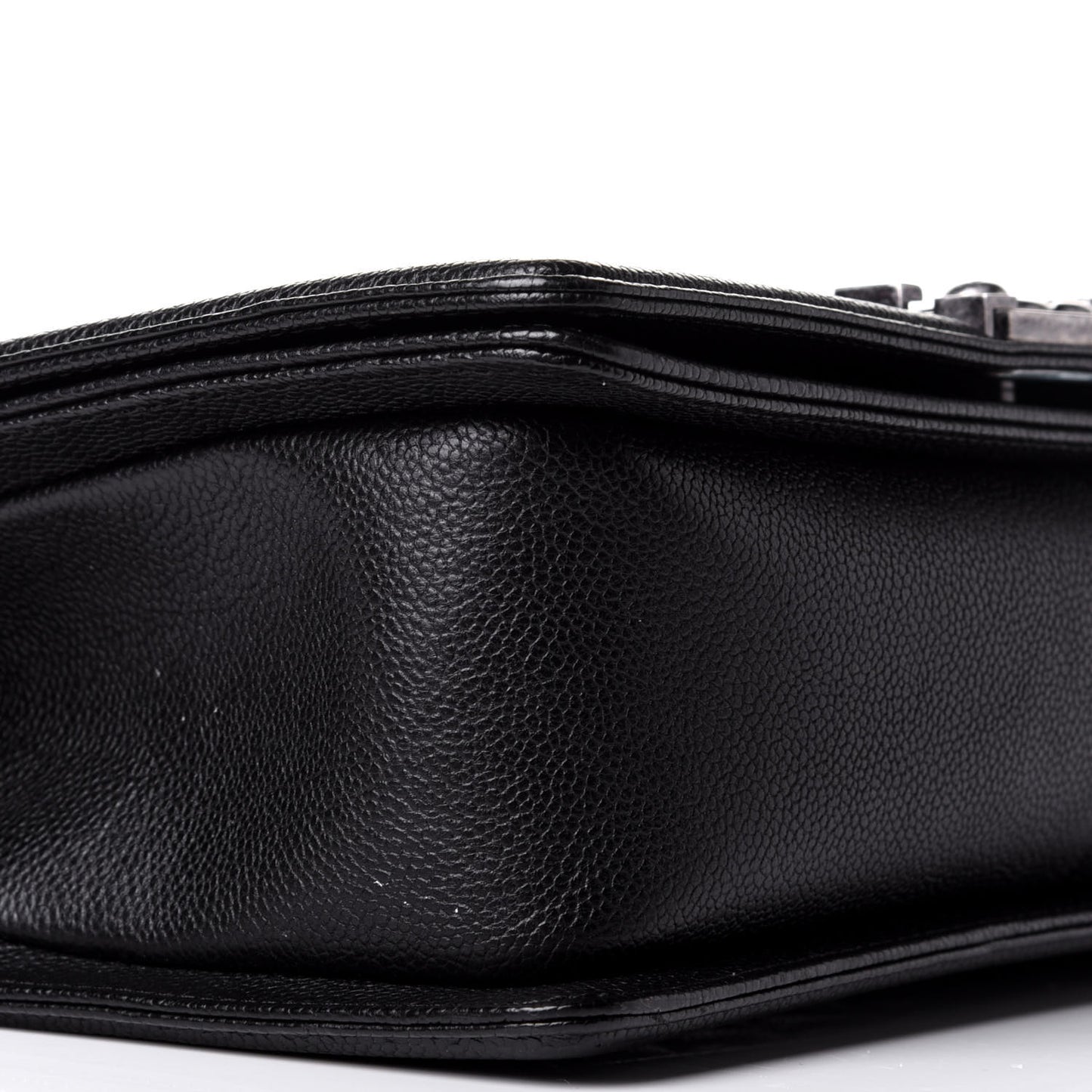 Caviar Quilted Medium Boy Flap Black