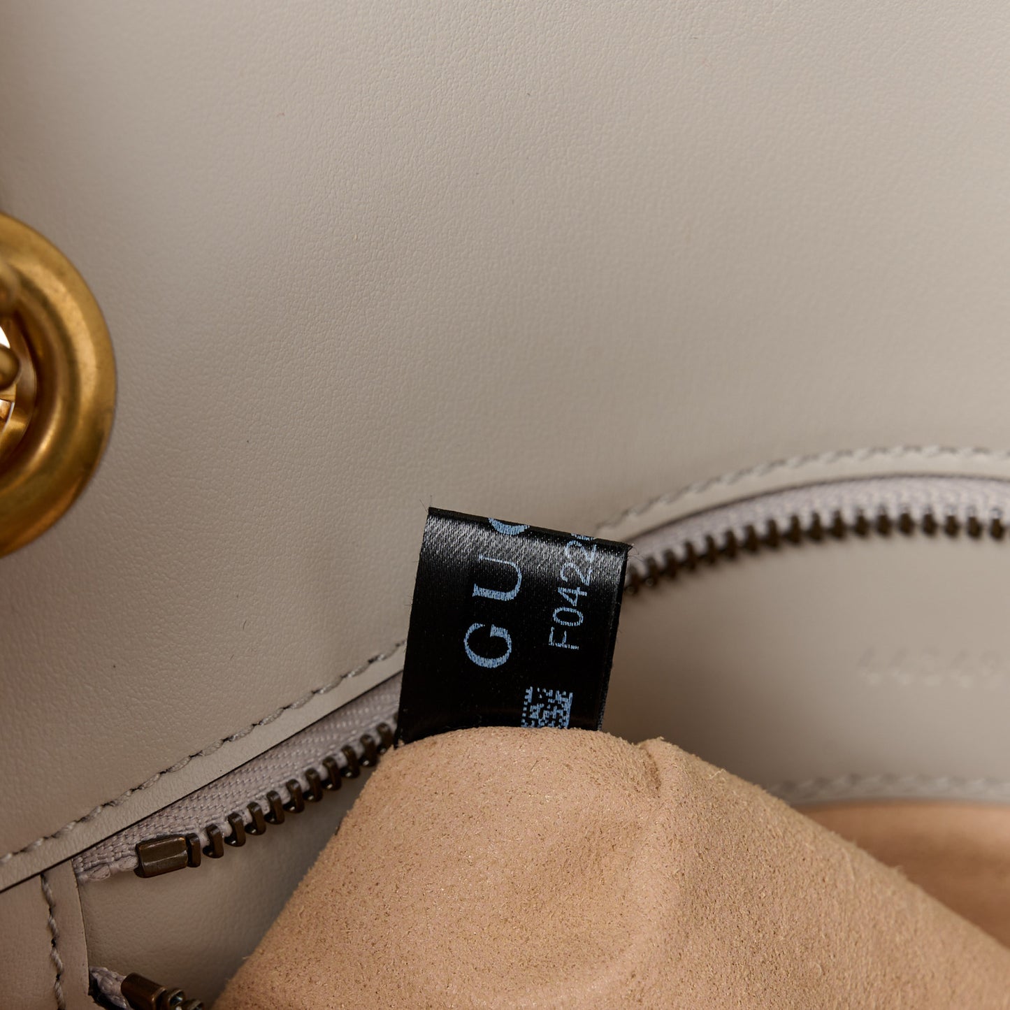 Calfskin Matelasse Small GG Marmont Shoulder Bag Light Grey