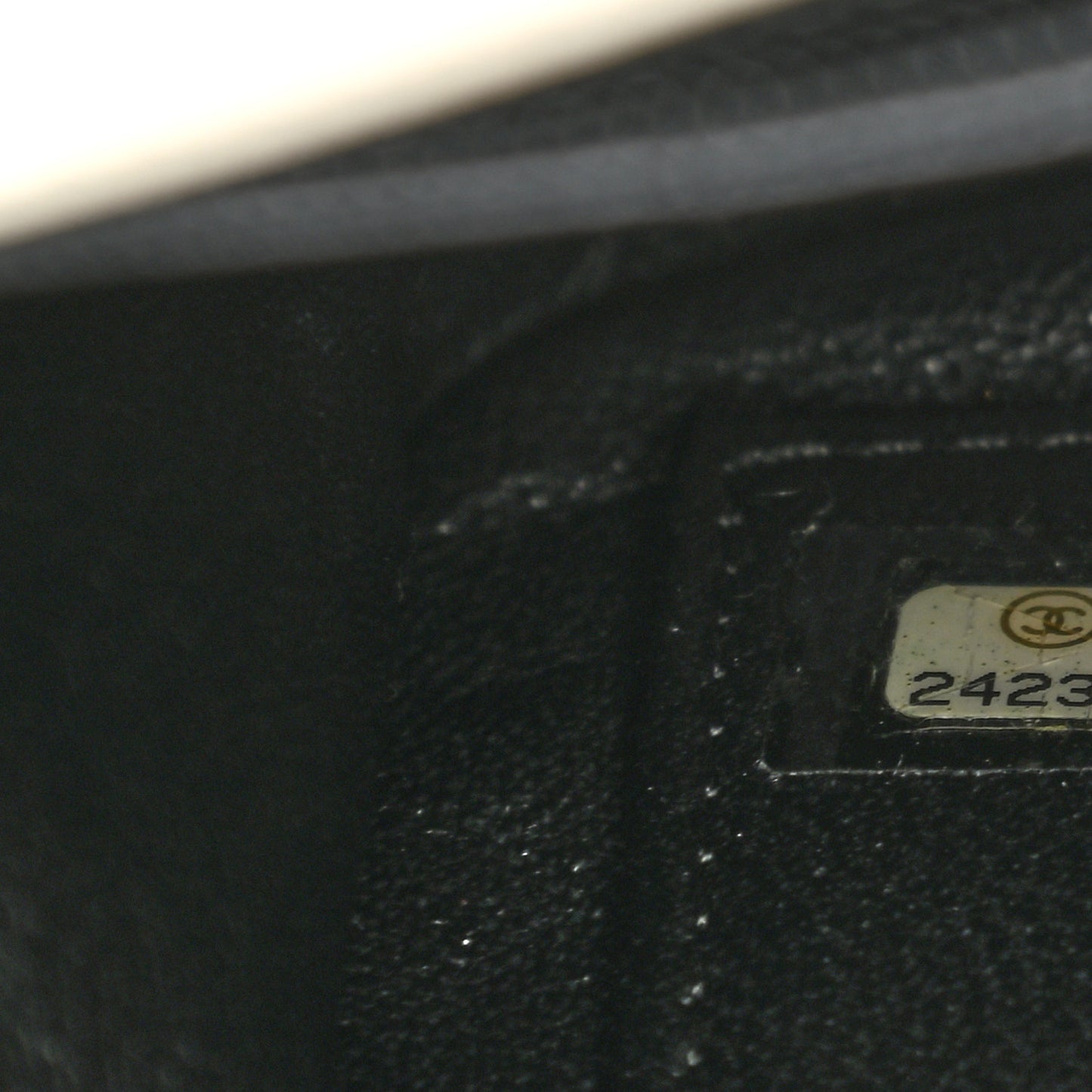 Caviar Quilted Small CC Filigree Flap White Black