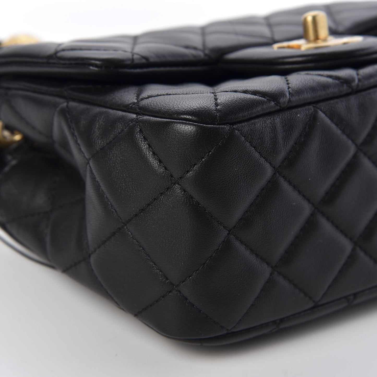 Lambskin Quilted Mini Pearl Crush Flap Black