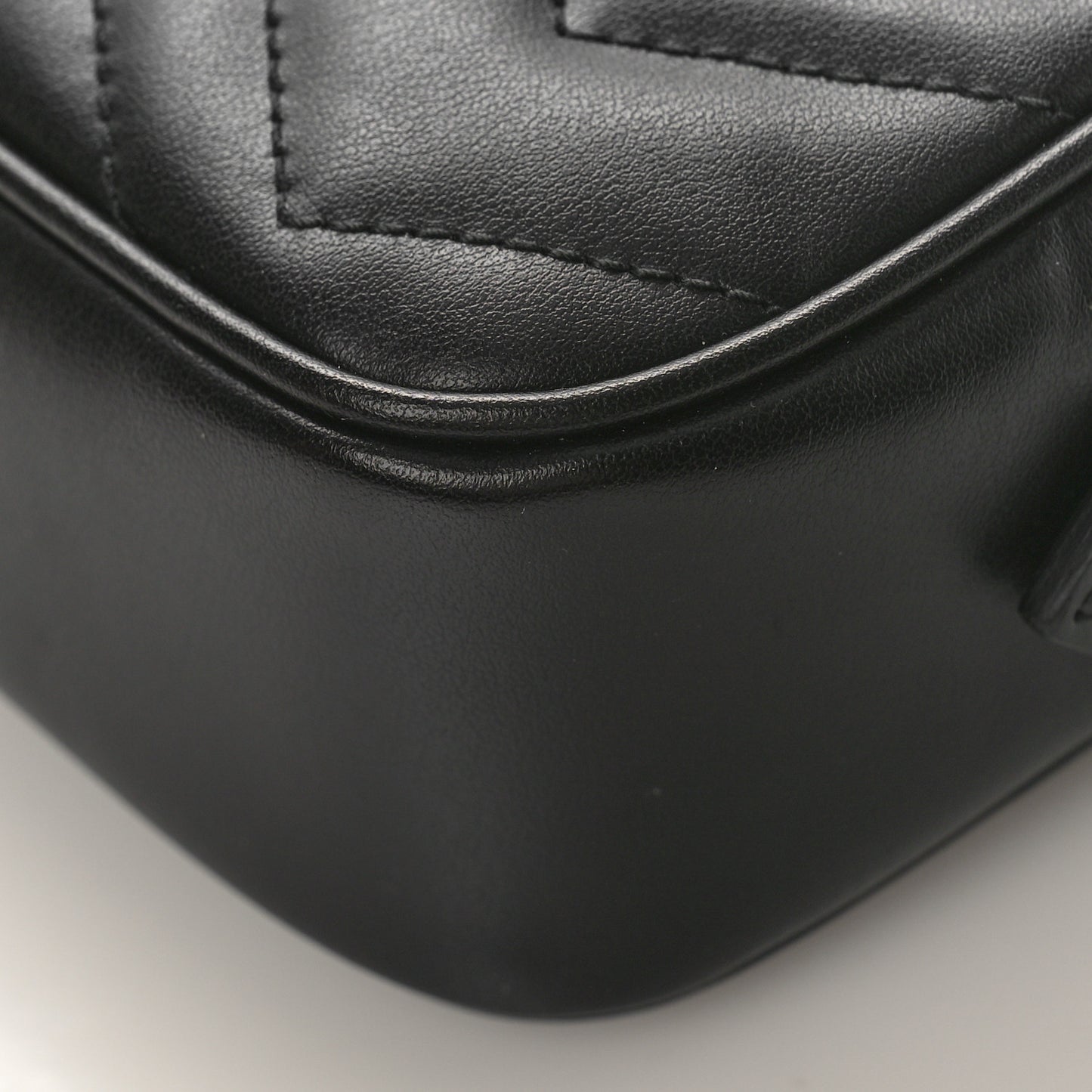 Calfskin Matelasse Mini GG Marmont Chain Shoulder Bag Black