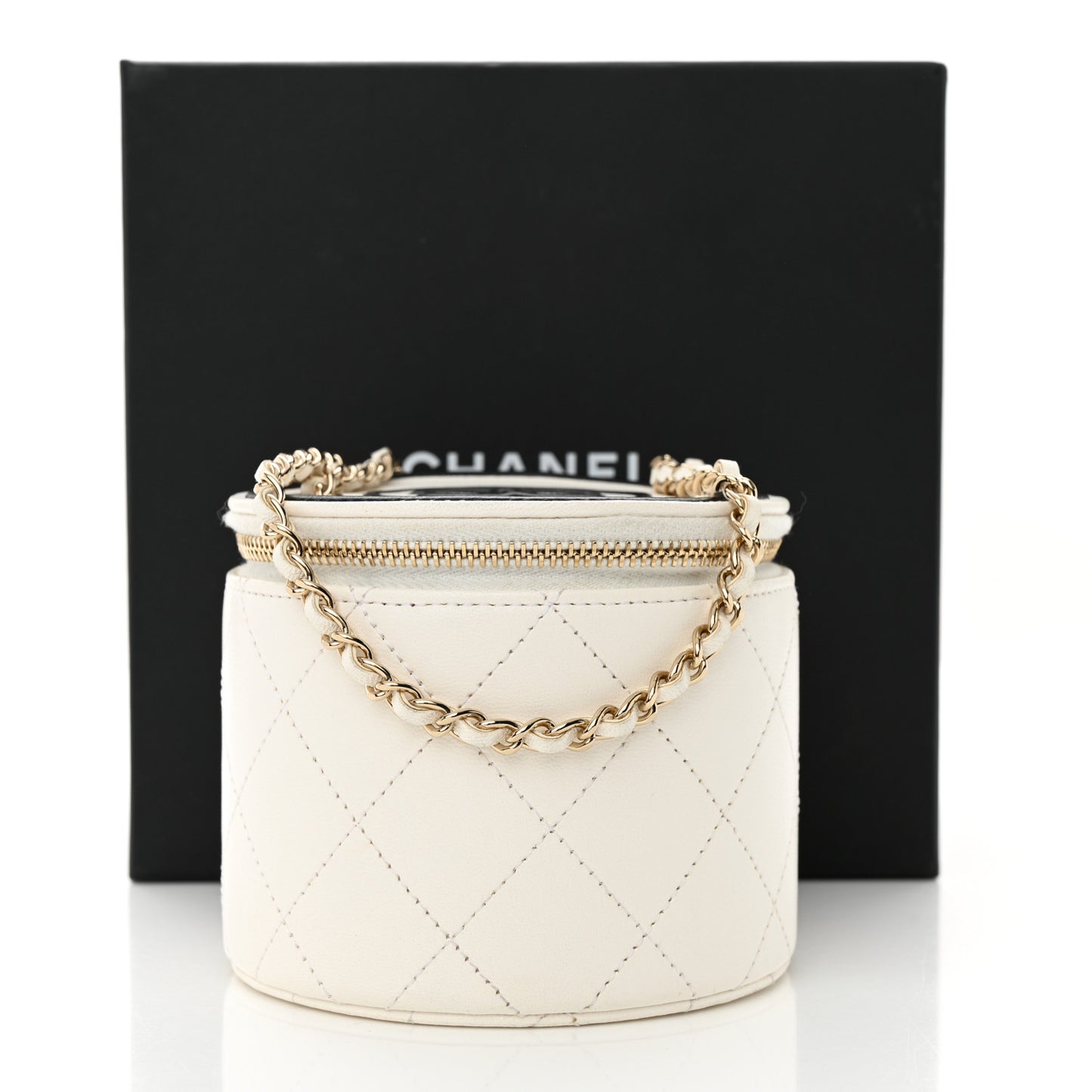 Lambskin Quilted Round Small Vanity Case With Chain White Black
