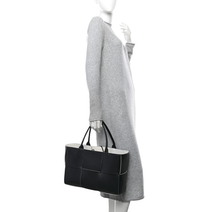 Bottega Veneta Nappa Maxi Intrecciato Medium Arco Tote Black White 2 of 10
