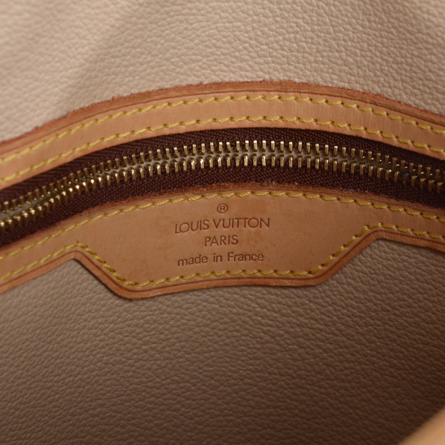Monogram Petit Bucket 23