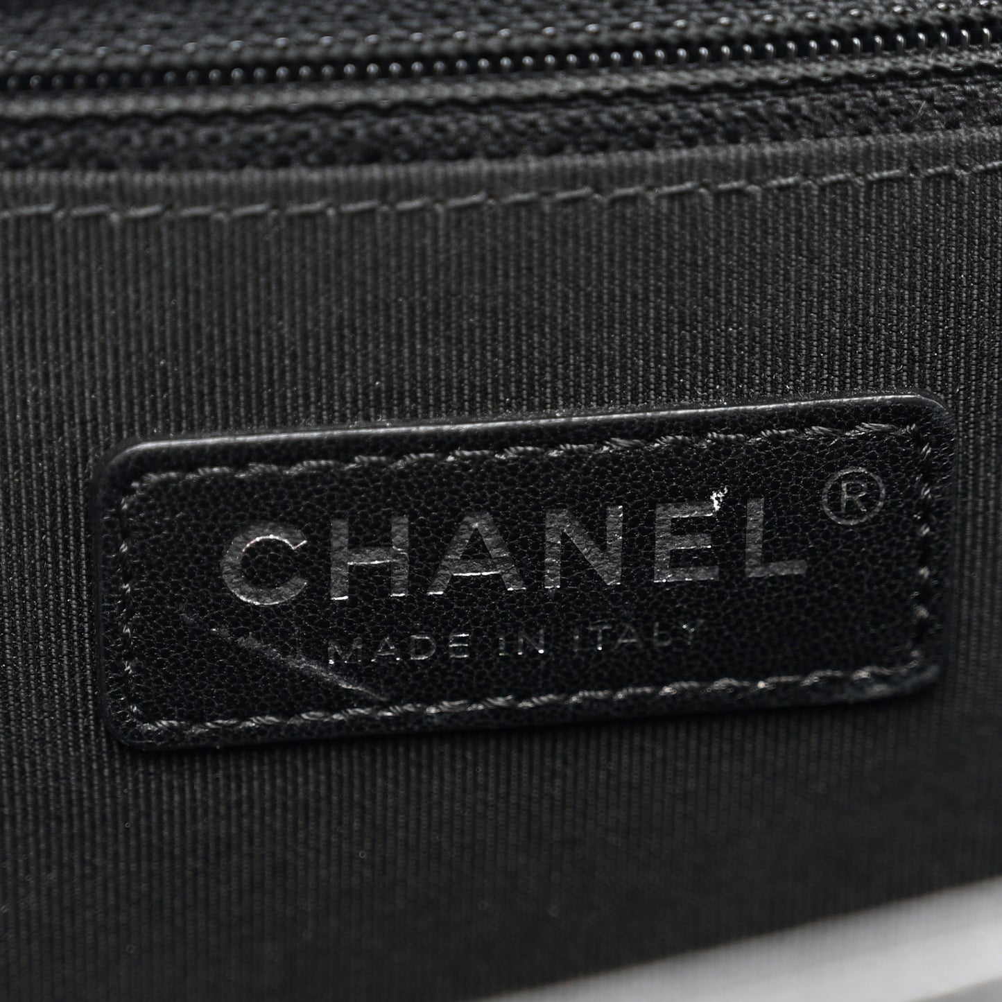 Caviar Chevron Quilted New Medium Boy Flap Black