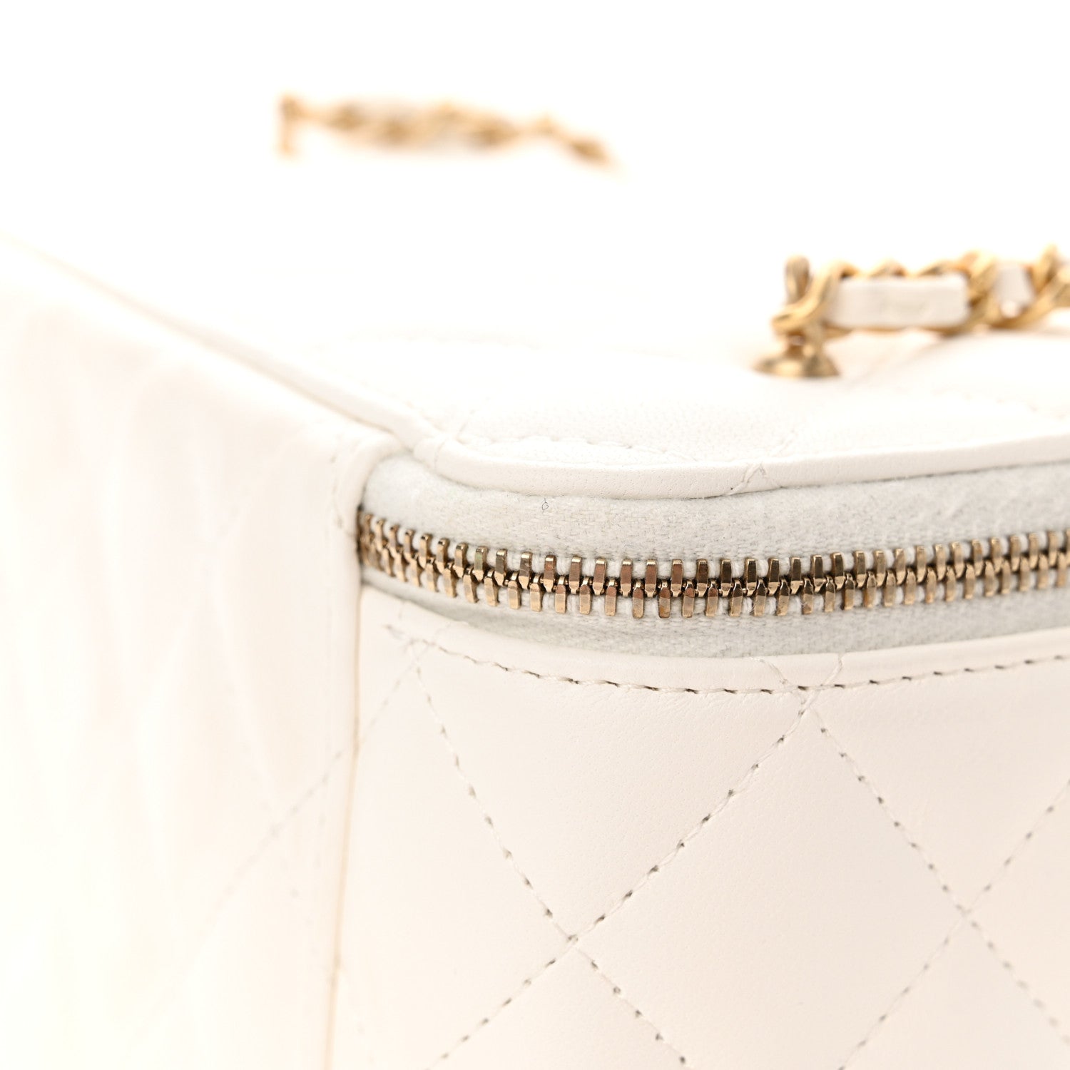 Chanel Lambskin Quilted Pearl Crush Small Vanity Case With Chain White 11 of 12