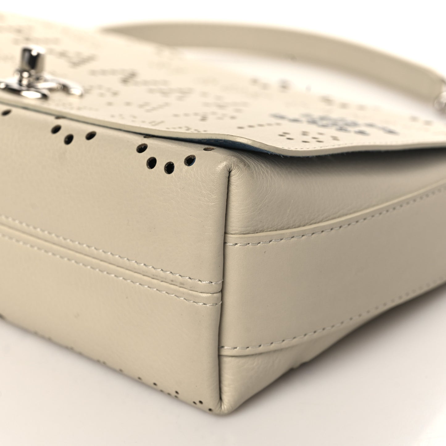 Calfskin Tweed Eyelet Flap Beige