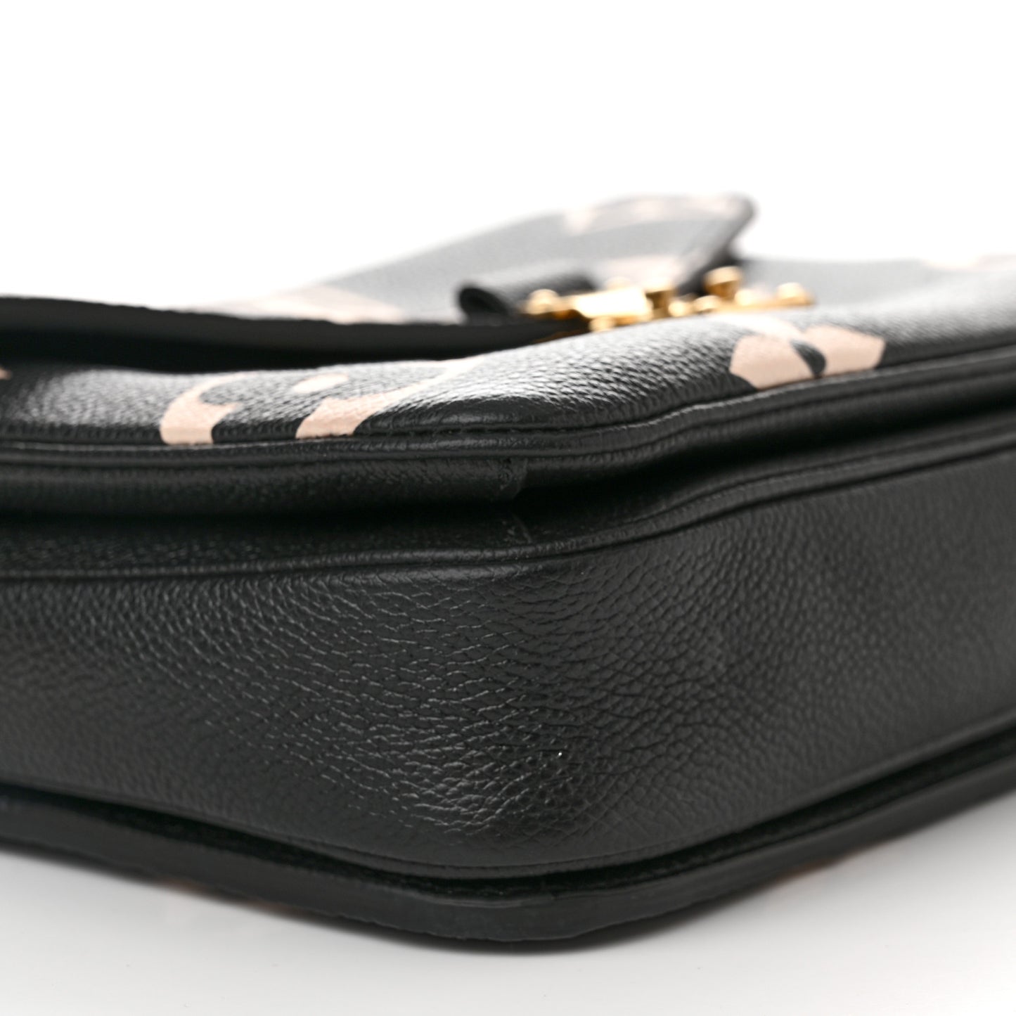 Empreinte Monogram Giant Pochette Metis Black Beige