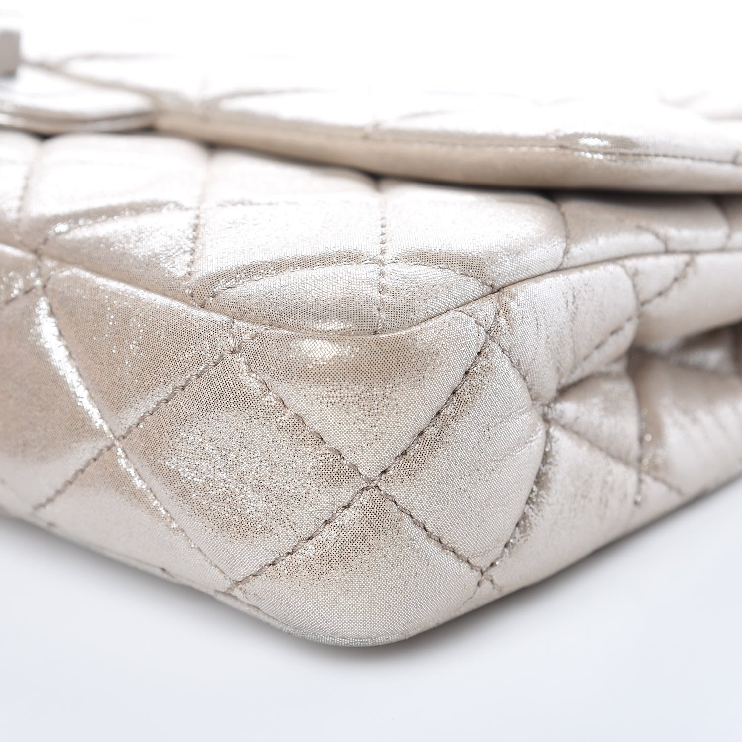 Chanel Iridescent Calfskin Quilted Large Roll 2.55 Reissue Clutch Light Gold 9 of 11