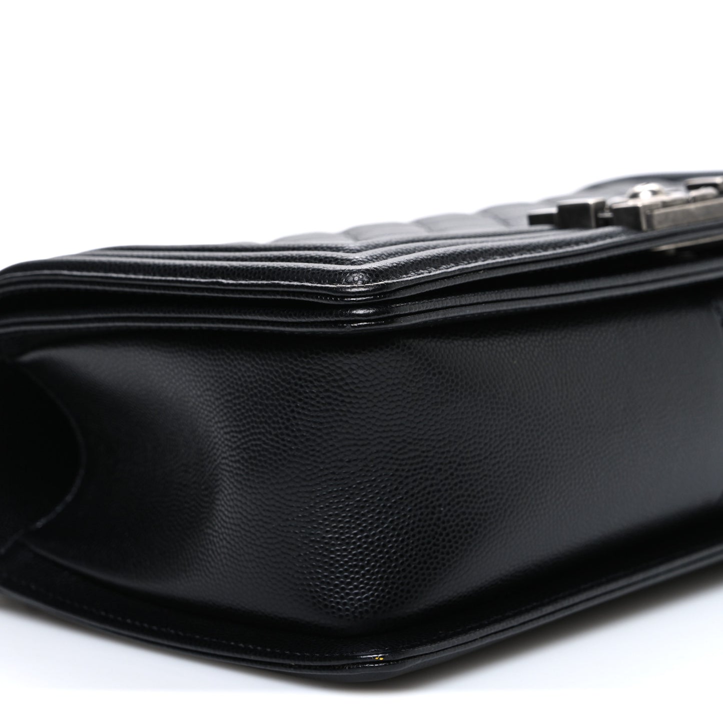 Caviar Quilted Medium Boy Flap Black