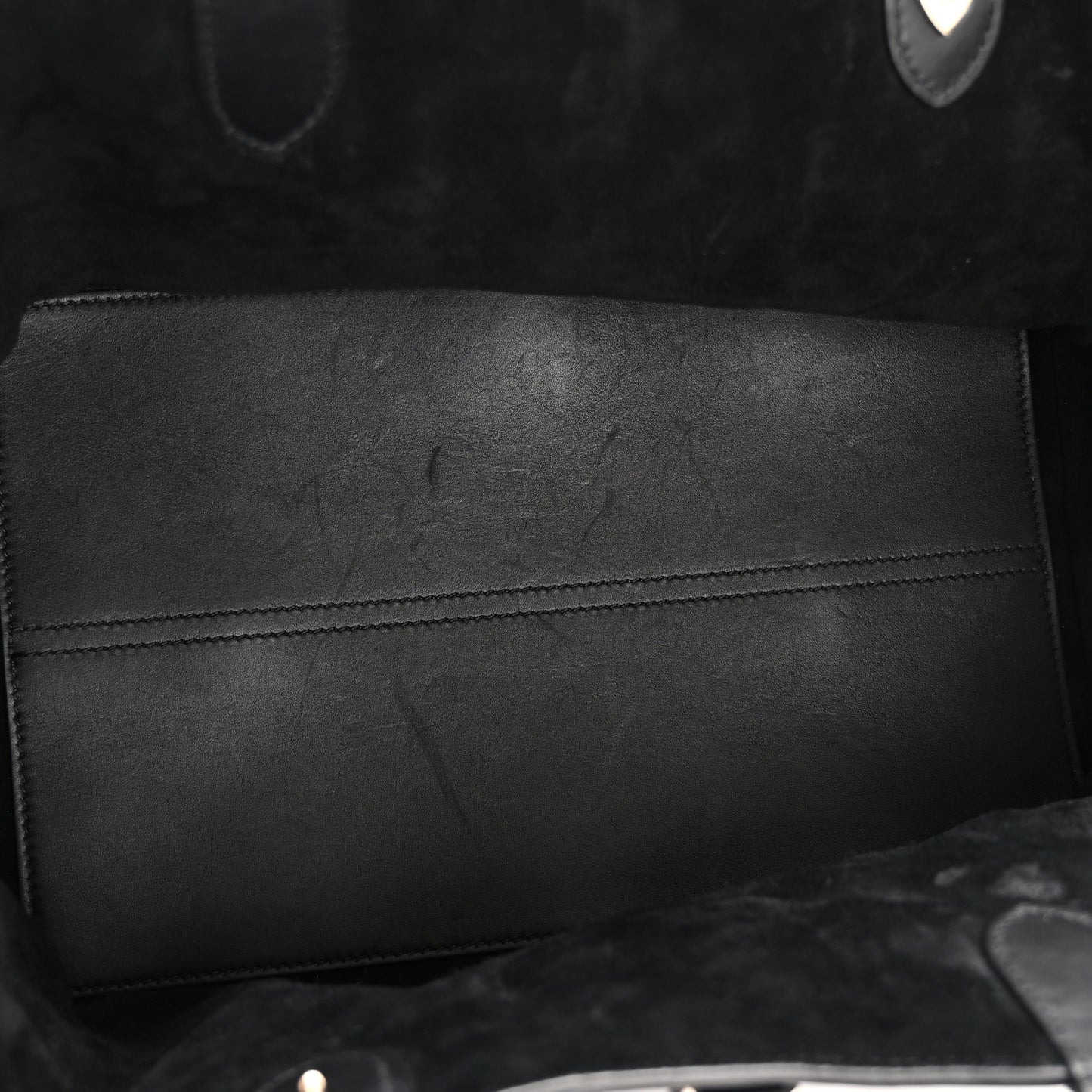 Calfskin Macrocannage Medium Toujours Black