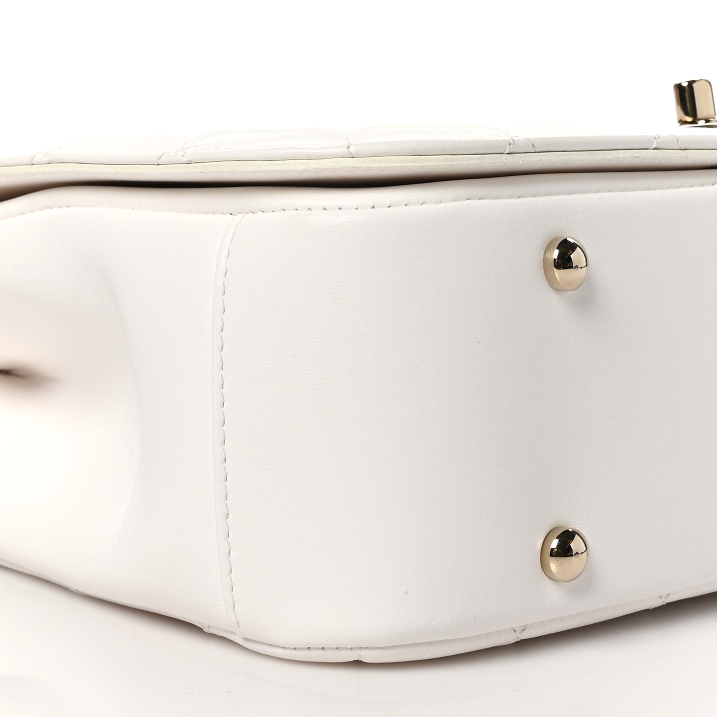 Lambskin Quilted Medium Carry Chic Flap White