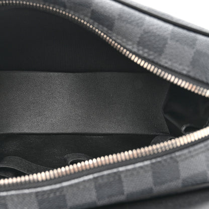 Louis Vuitton Damier Graphite Hanging Toiletry Kit 5 of 9