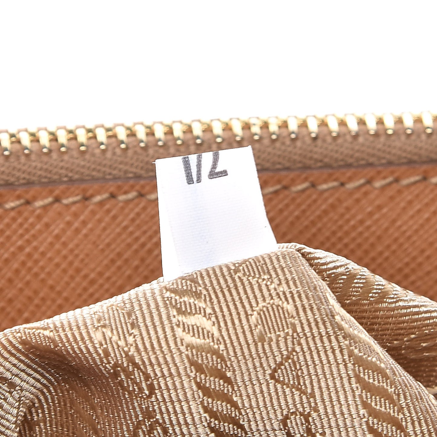 Saffiano Medium Galleria Double Zip Tote Caramel