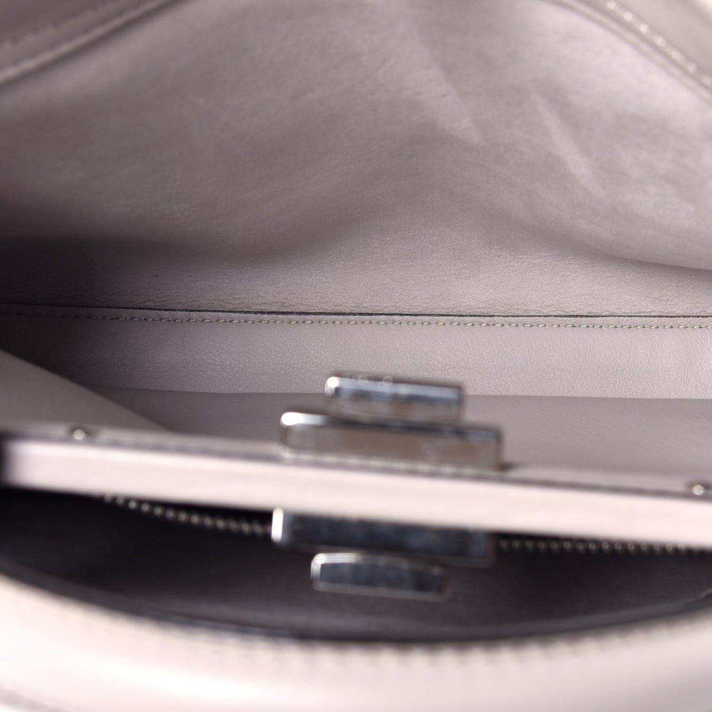 Vitello Seta Lace Up Medium Peekaboo Iconic Satchel Grigio Polvere