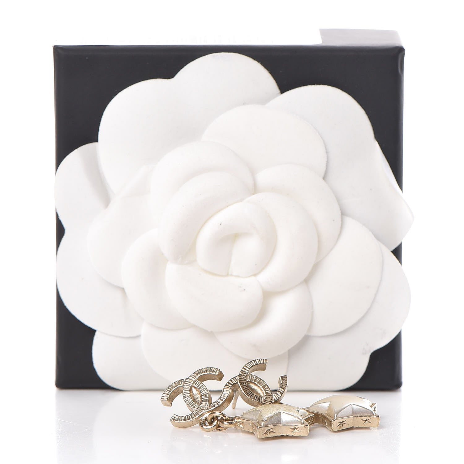 Chanel Metal Resin Pearl Star CC Drop Earrings Gold 4 of 4