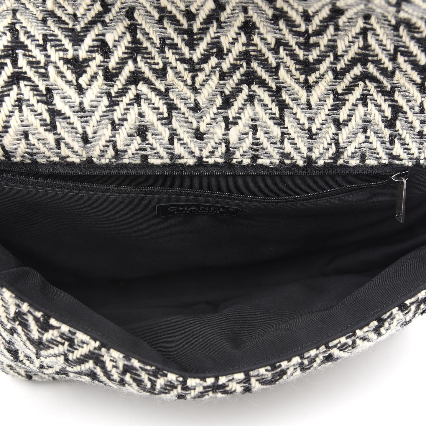 Tweed Puffy Horizontal Quilted Flap Black White