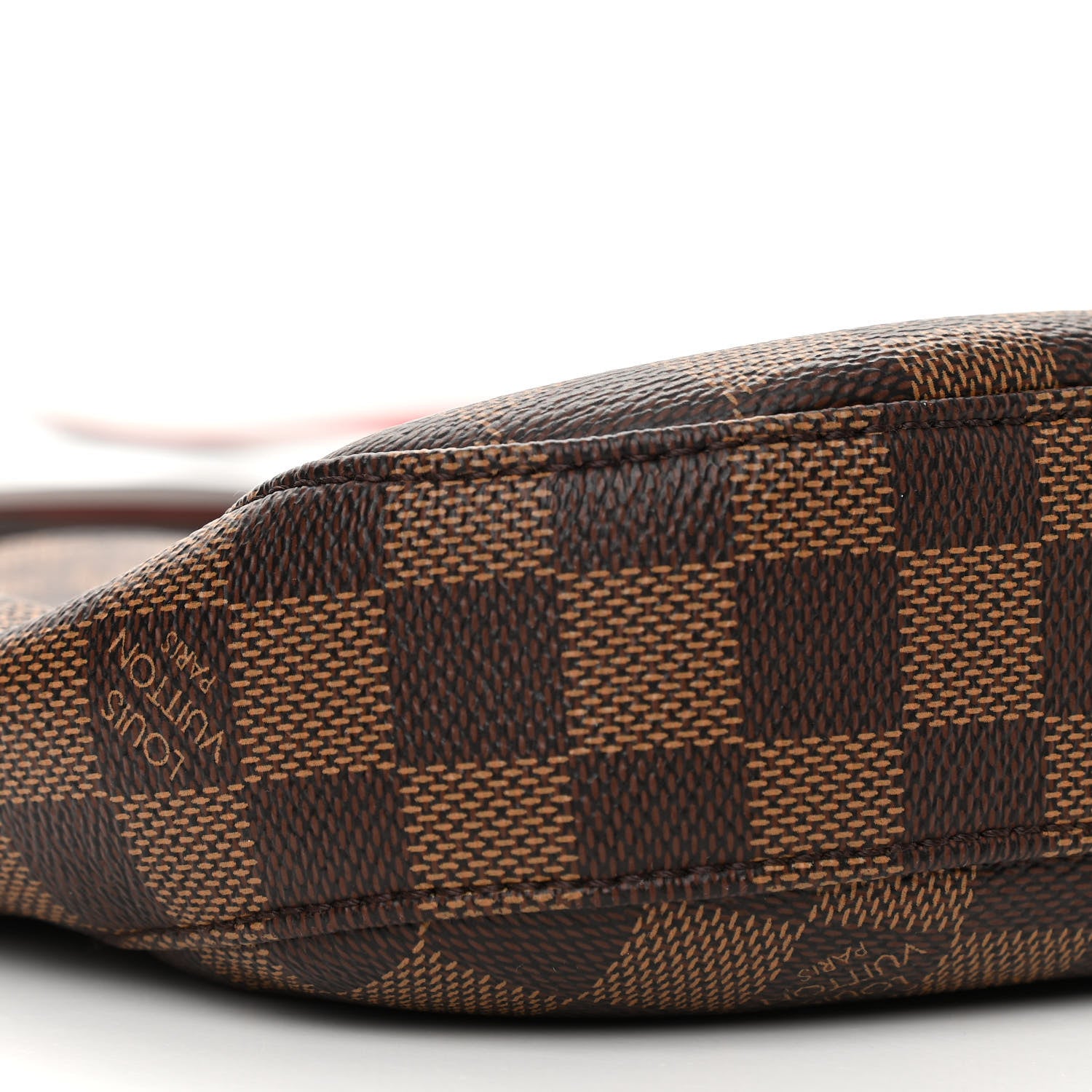Louis Vuitton Damier Ebene South Bank Besace 9 of 12