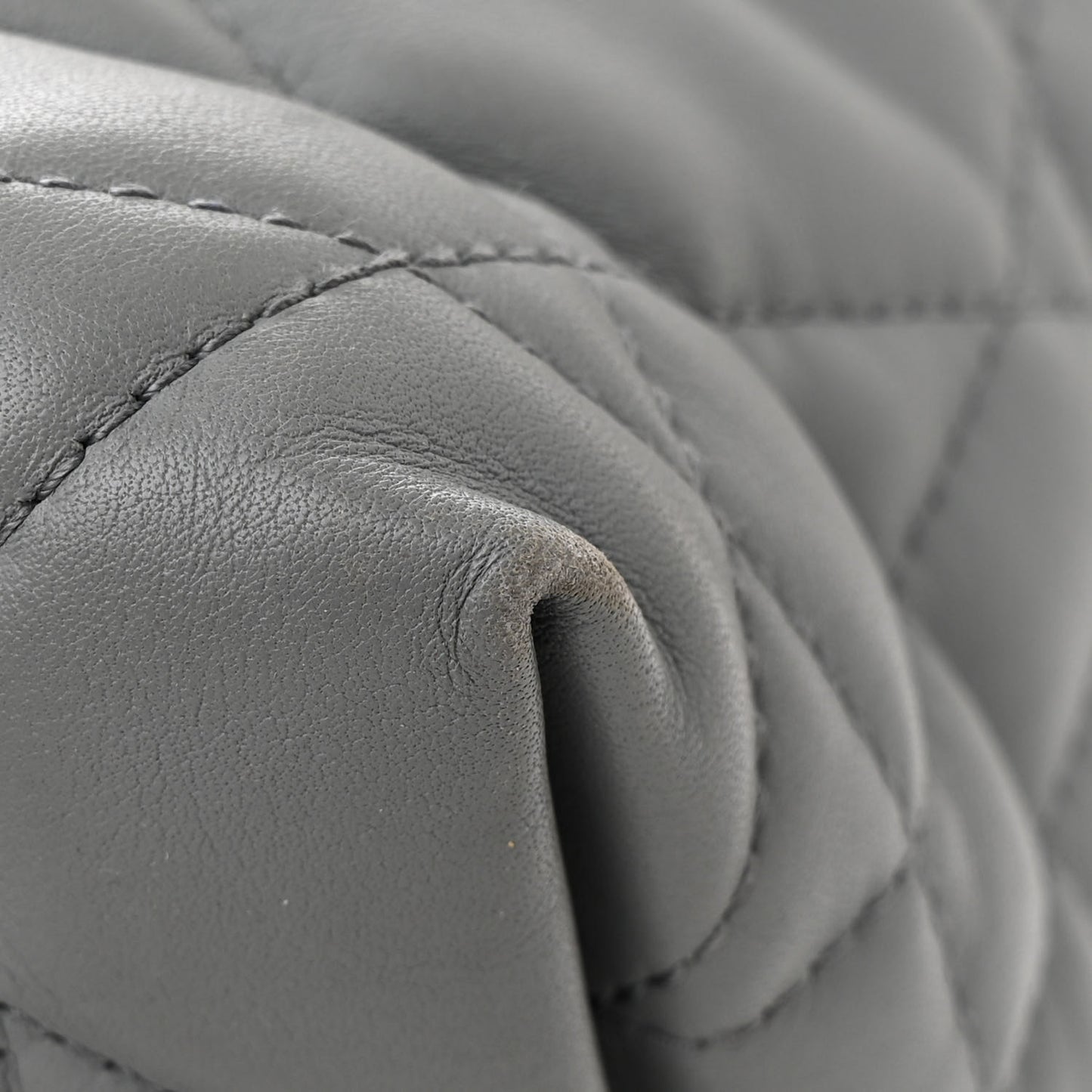 Calfskin Macrocannage Medium Toujours Grey