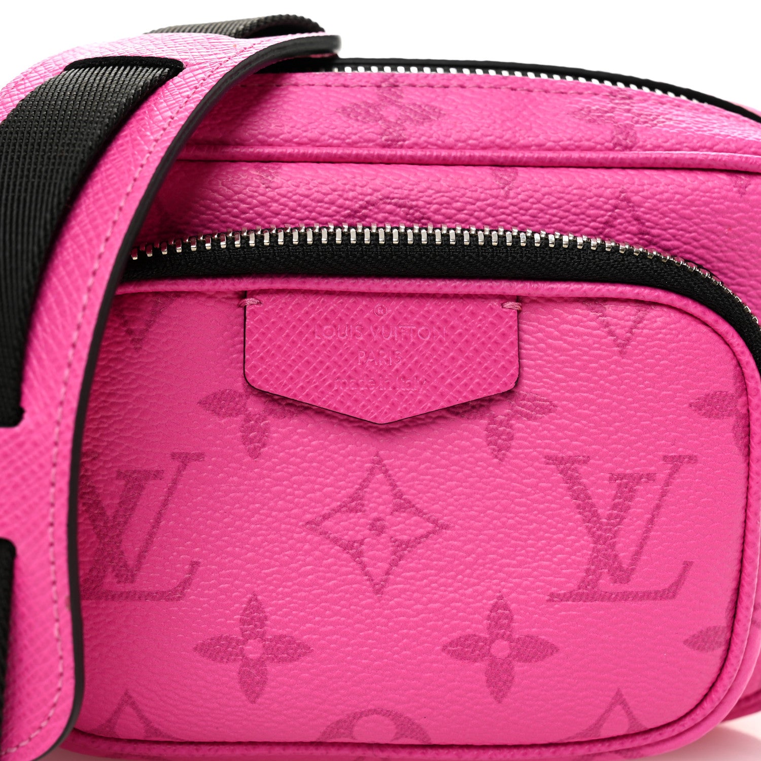 Louis Vuitton Taigarama Outdoor Pouch Fuchsia 7 of 9