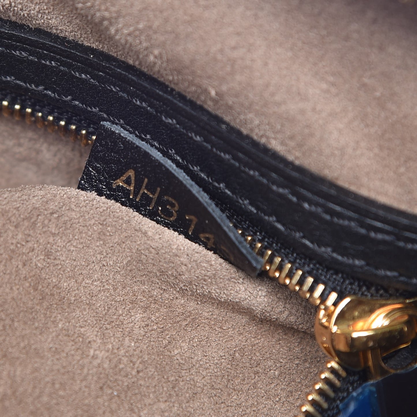 Veau Cachemire SC Bag PM Black