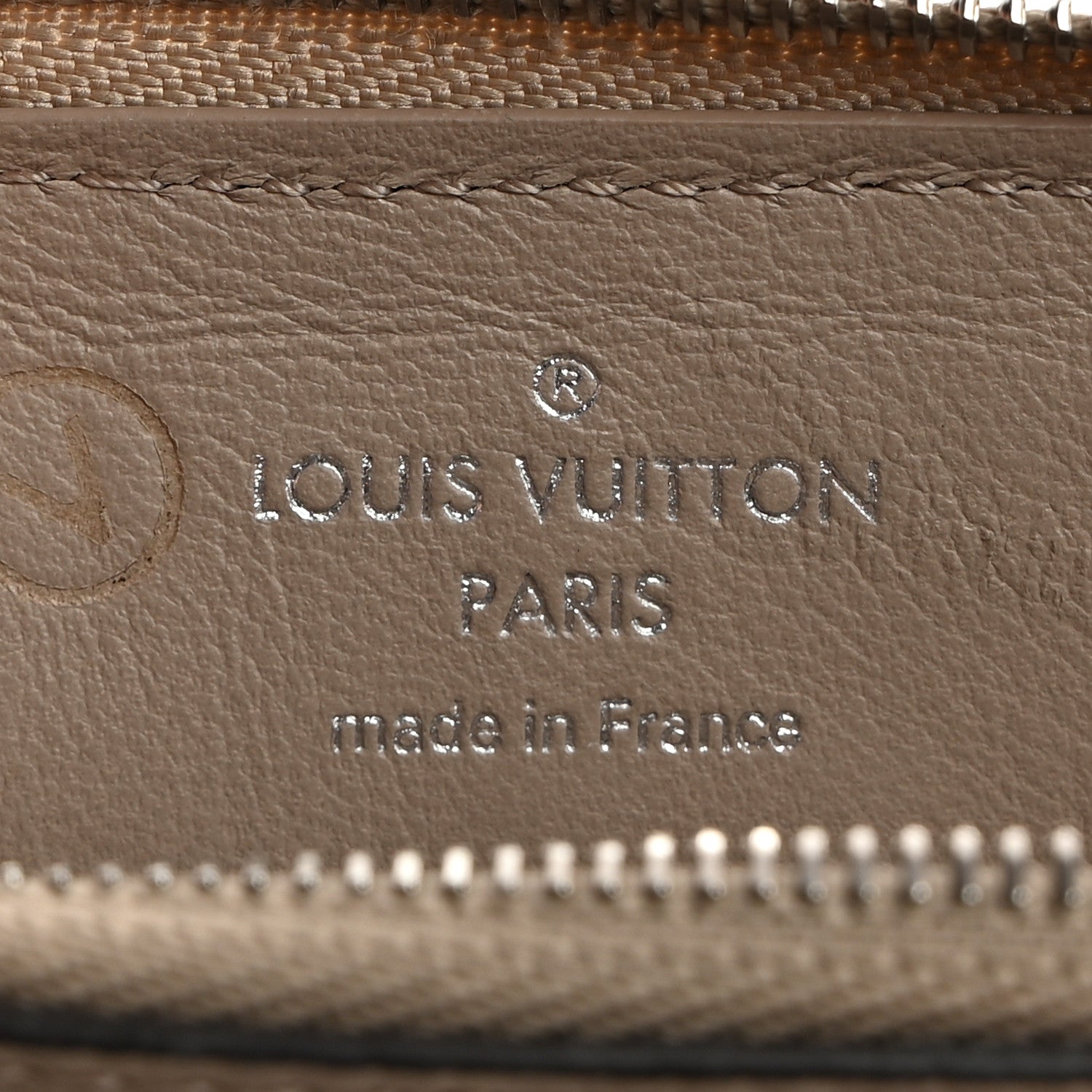 Louis Vuitton Mahina Recto Verso Card Holder Galet 6 of 7