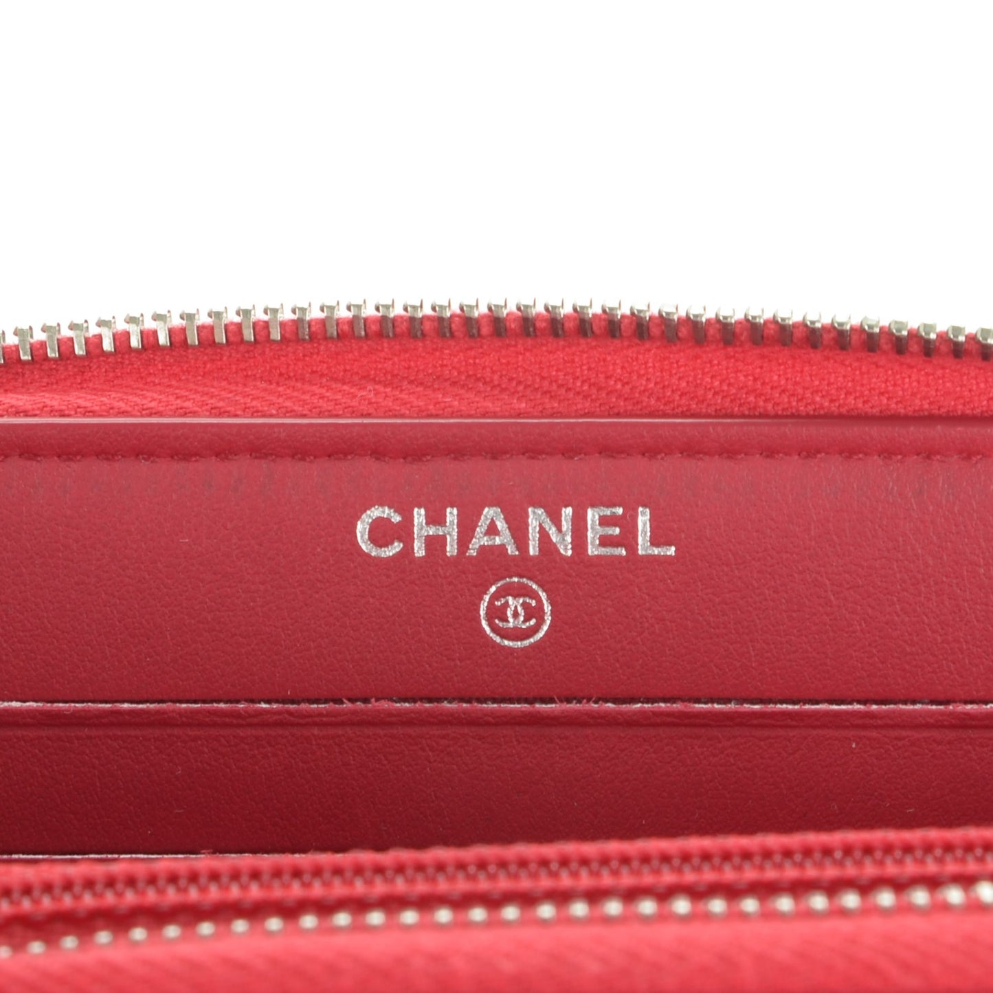 Caviar Quilted Diamond CC Zip Around Wallet Dark Fuchsia