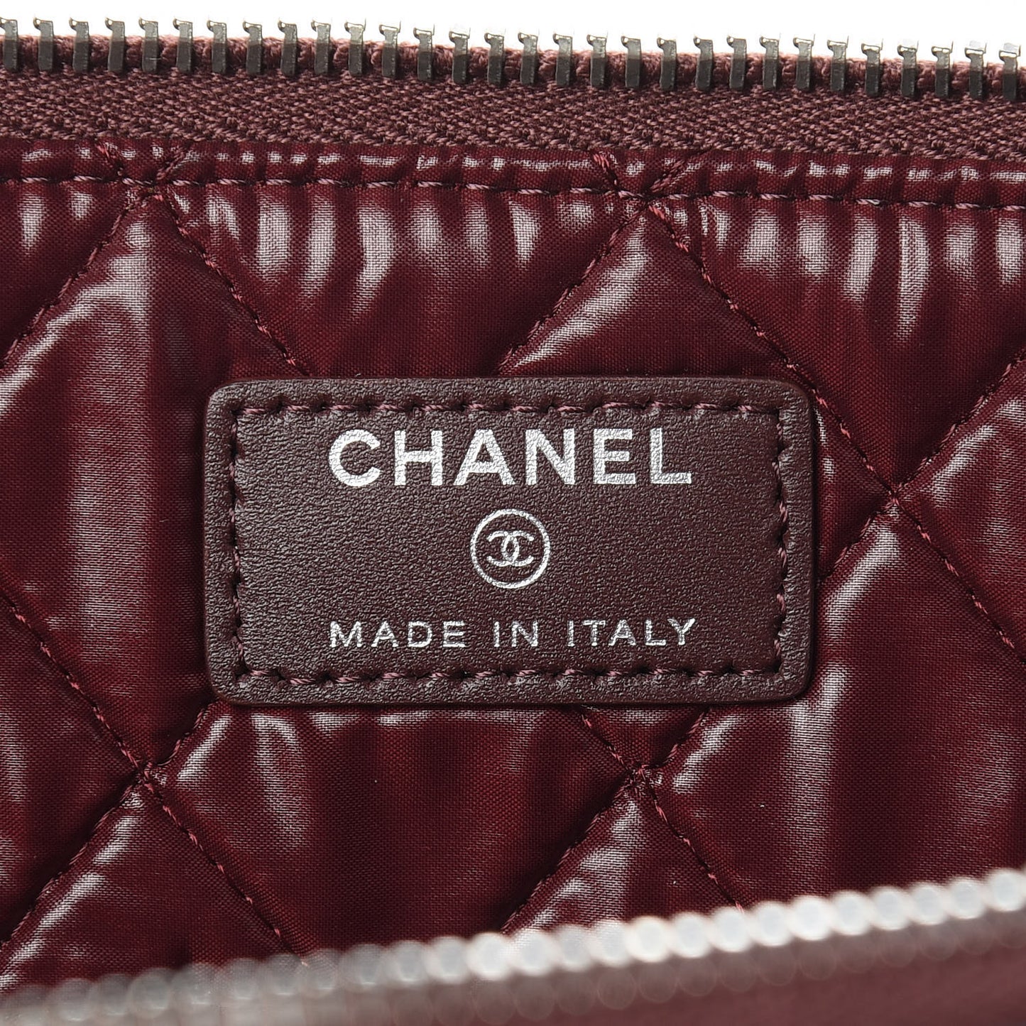 Caviar Quilted Large Slide Pouch Black