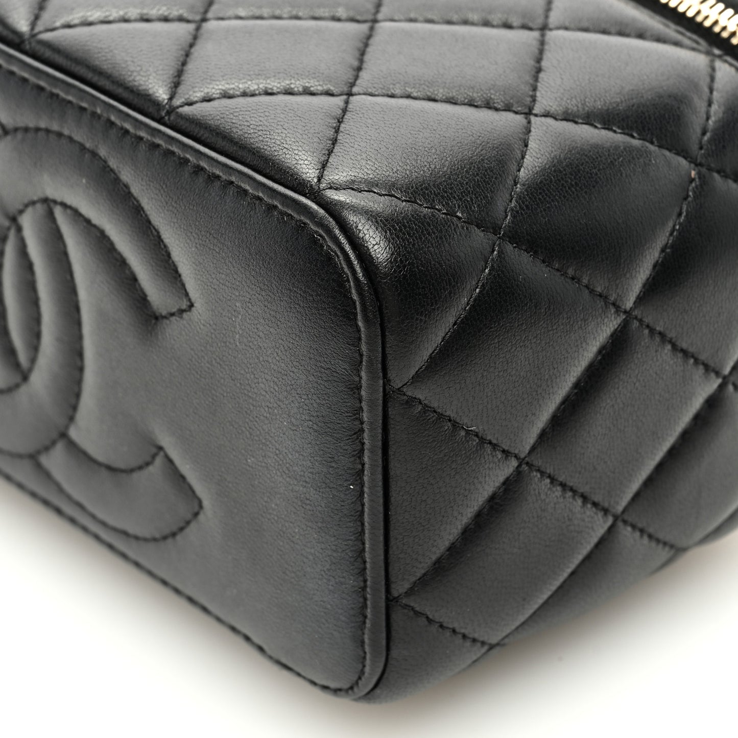 Lambskin Quilted Small Pearl Top Handle Vanity Case With Chain Black