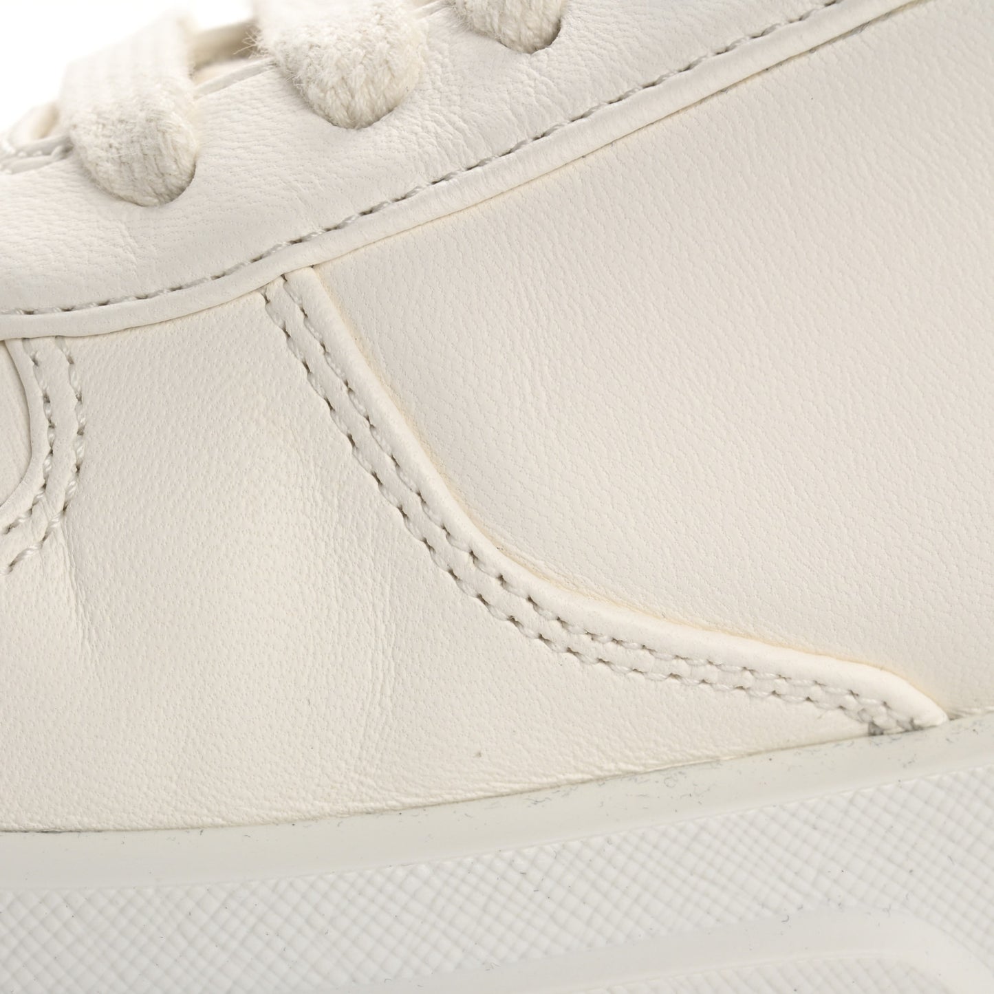 Nappa Metal Triangle Logo Womens Prax 01 45mm Sneakers 40 Avorio