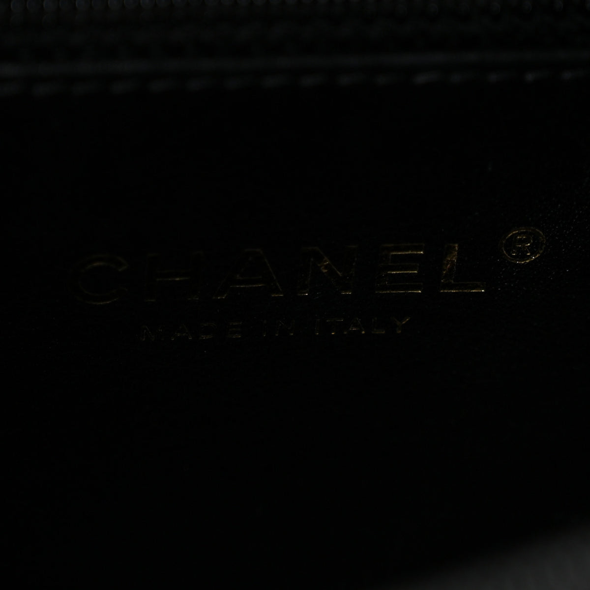 Caviar Quilted Medium CC Filigree Vanity Case Black