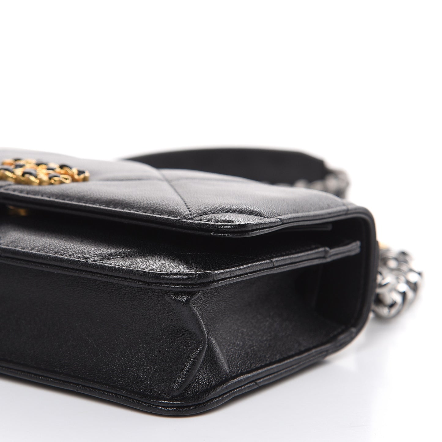 Goatskin Quilted 19 Wallet On Chain WOC Black