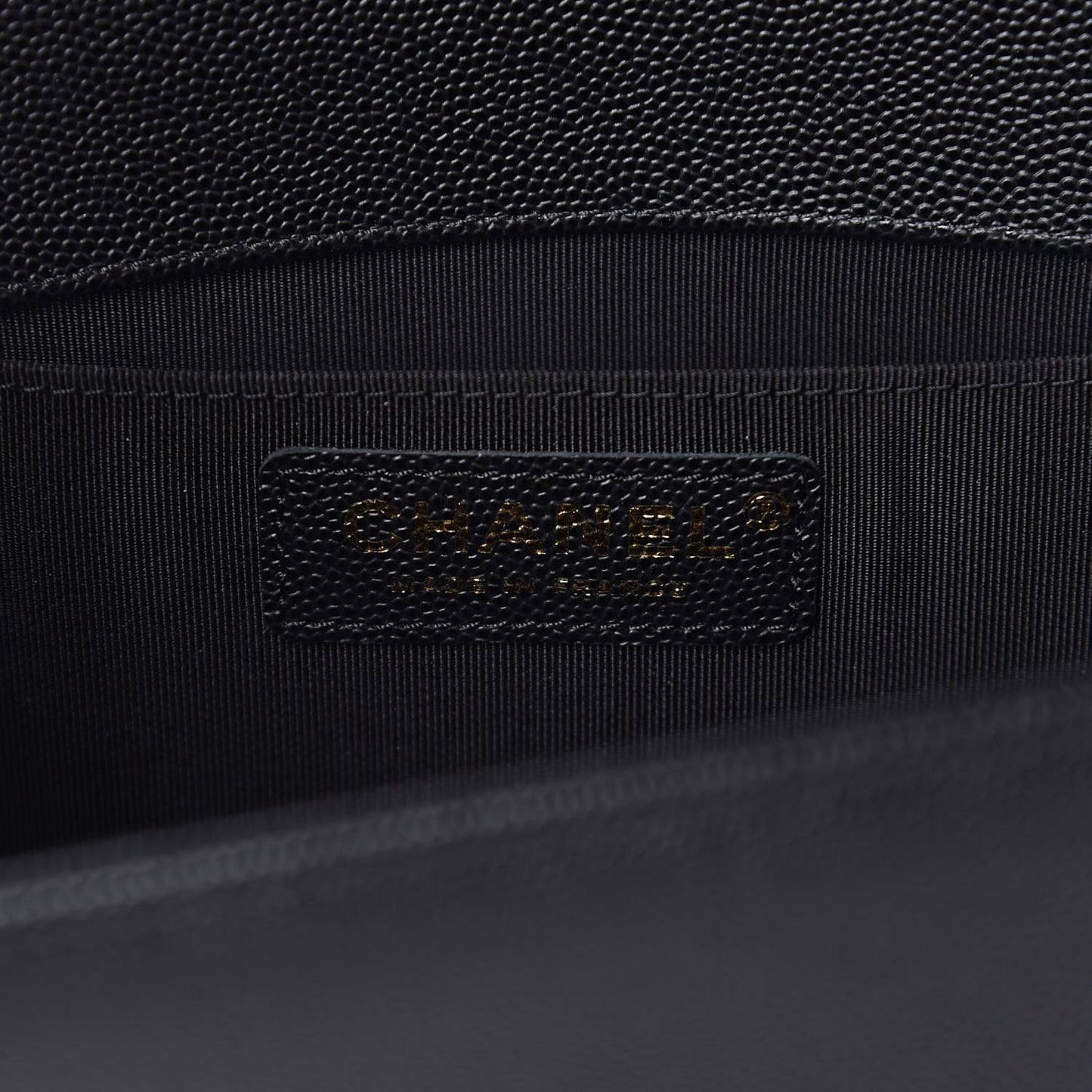 Caviar Quilted Medium Boy Flap Black