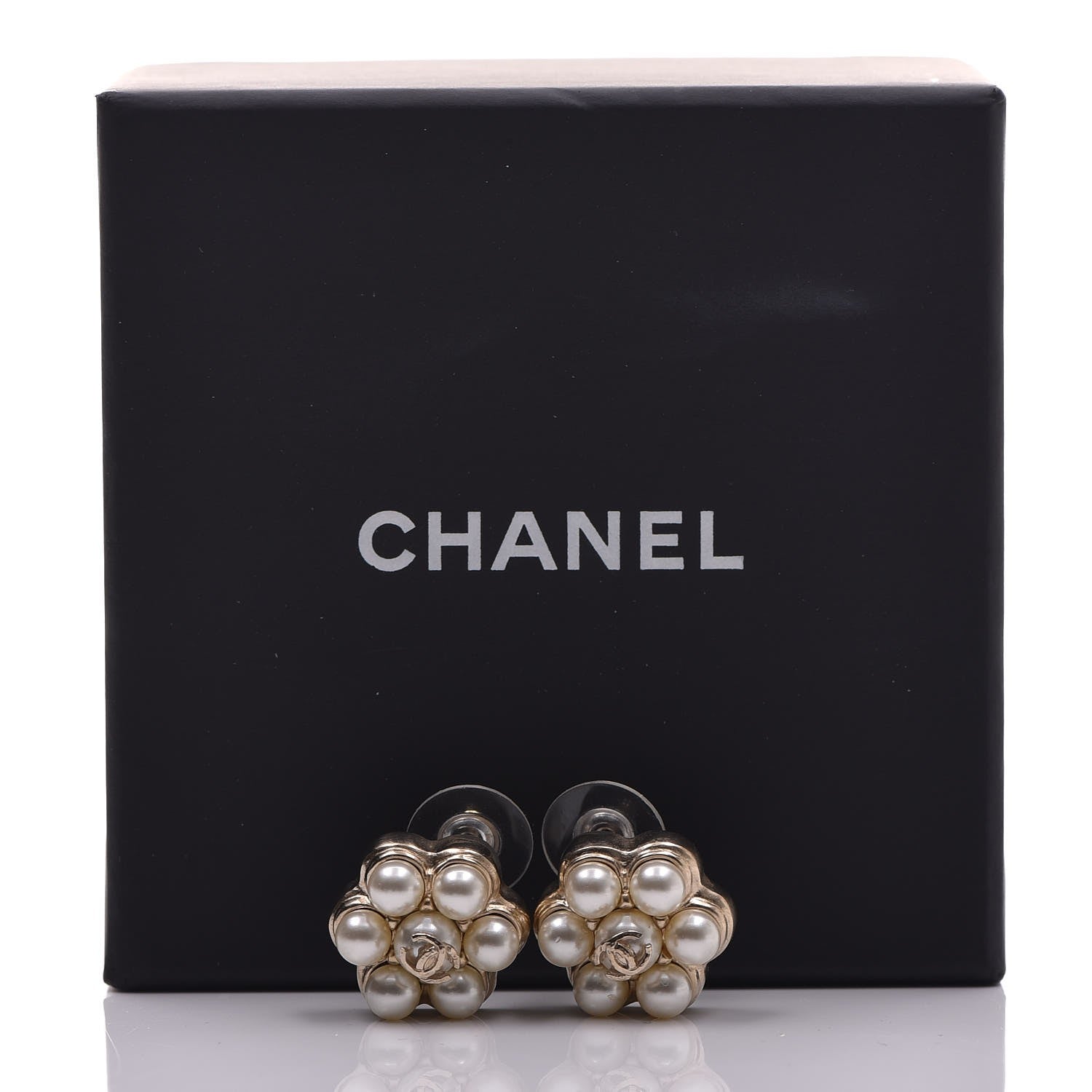 Chanel Pearl CC Flower Earrings Gold 4 of 4