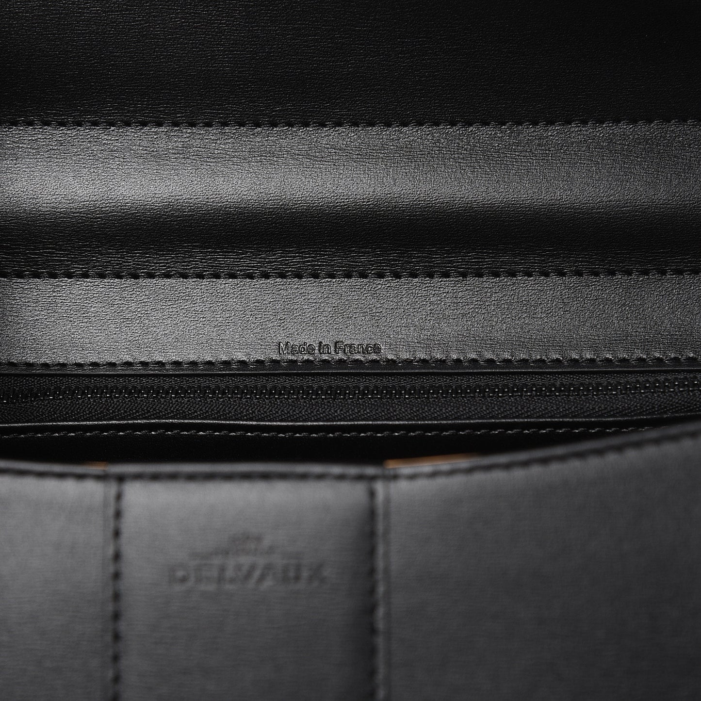 Box Calfskin MM Brillant Satchel Black