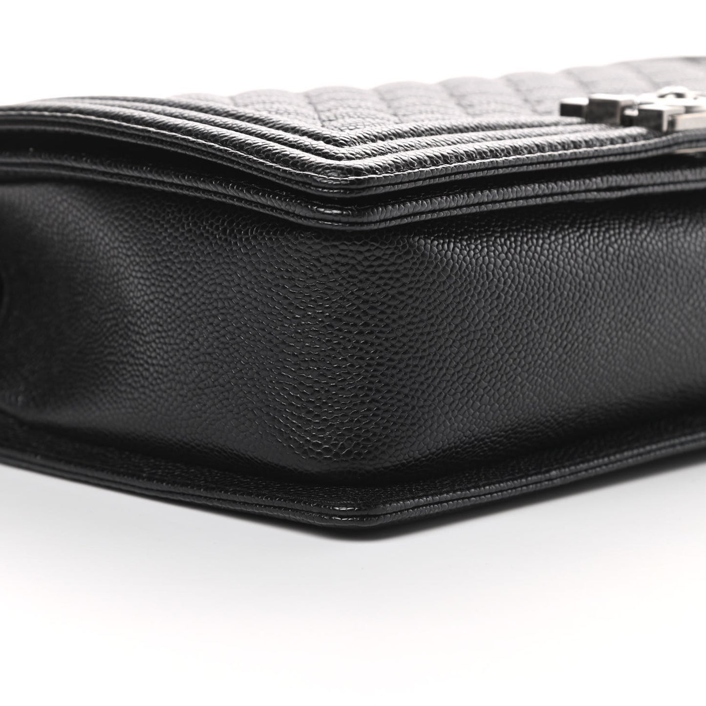 Caviar Quilted New Medium Boy Flap Black