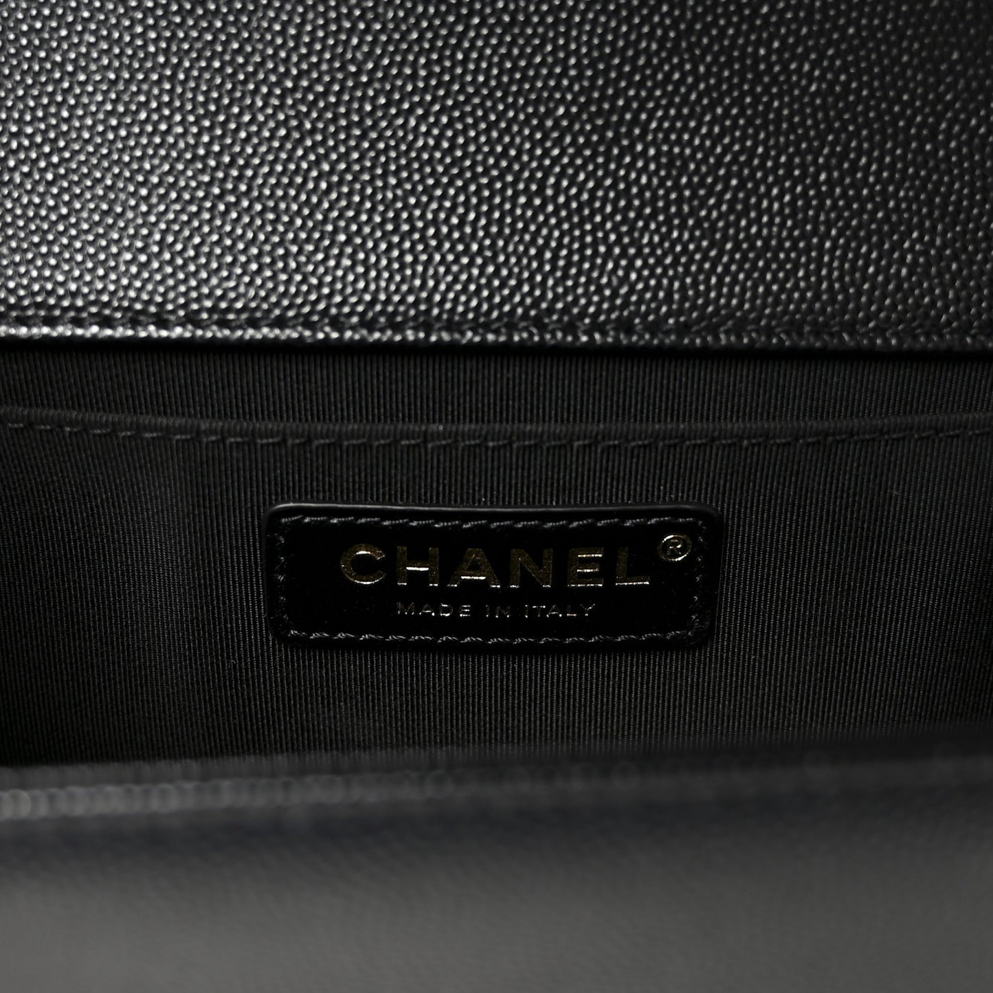 Caviar Quilted Medium Boy Flap Black