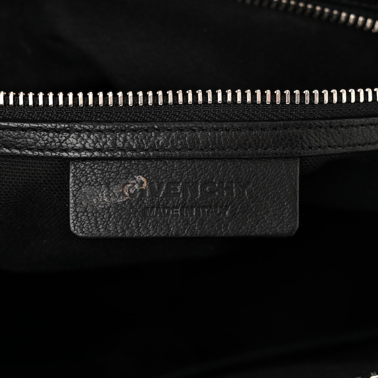 Sugar Goatskin Medium Antigona Black