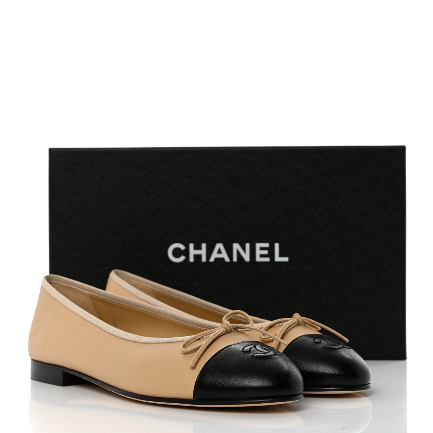 Lambskin Cap Toe CC Ballerina Flats 39 Beige Black