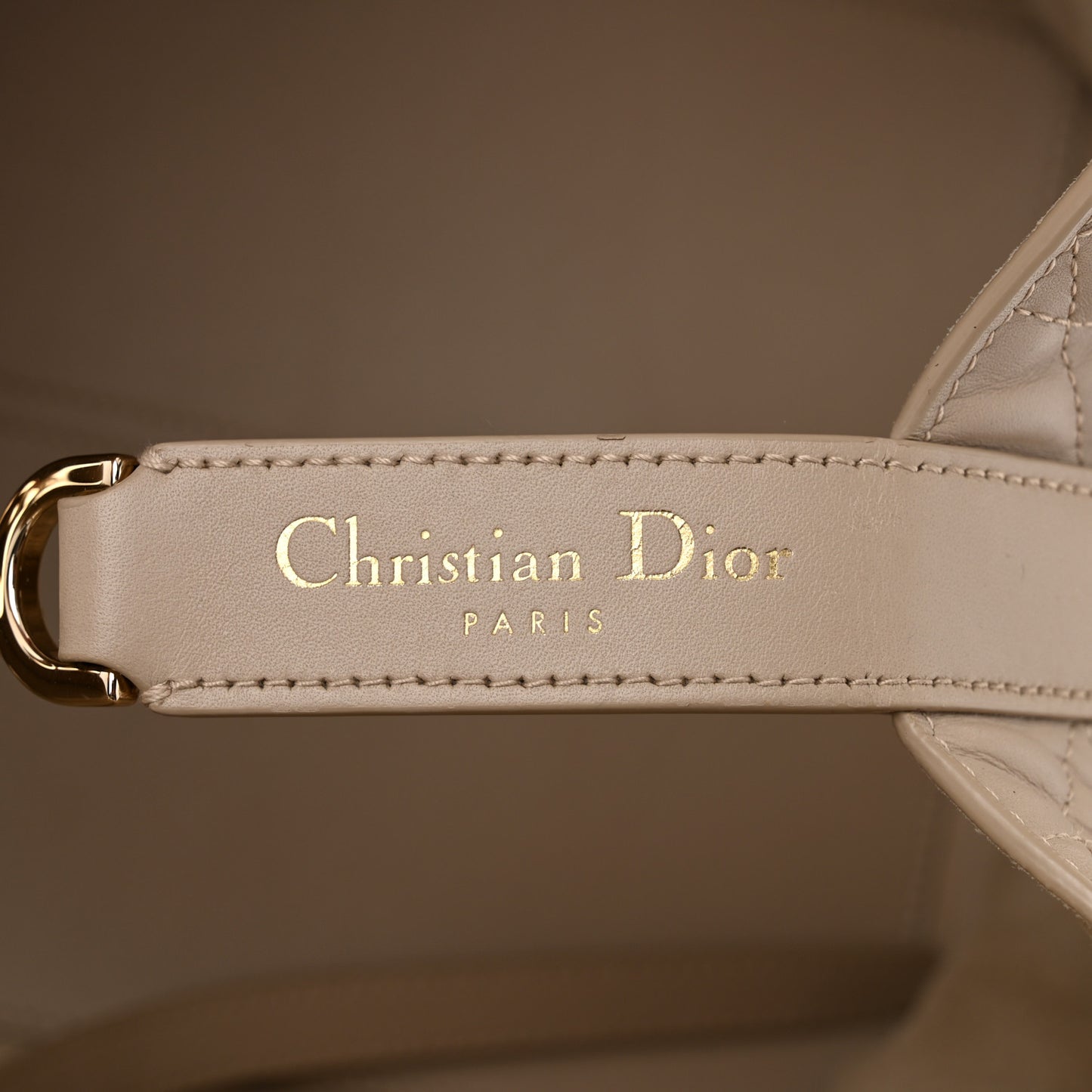 Calfskin Macrocannage Medium Toujours Tan