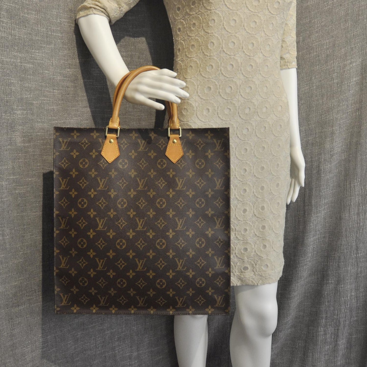 Monogram Sac Plat