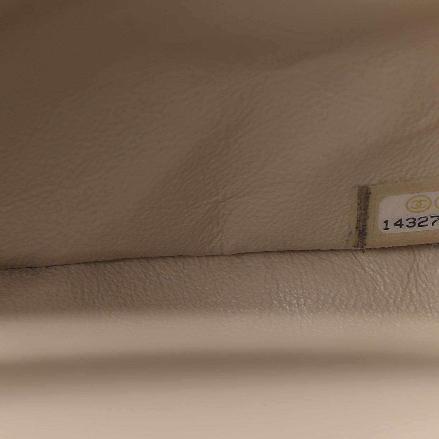 Caviar Quilted Jumbo Double Flap Beige Clair