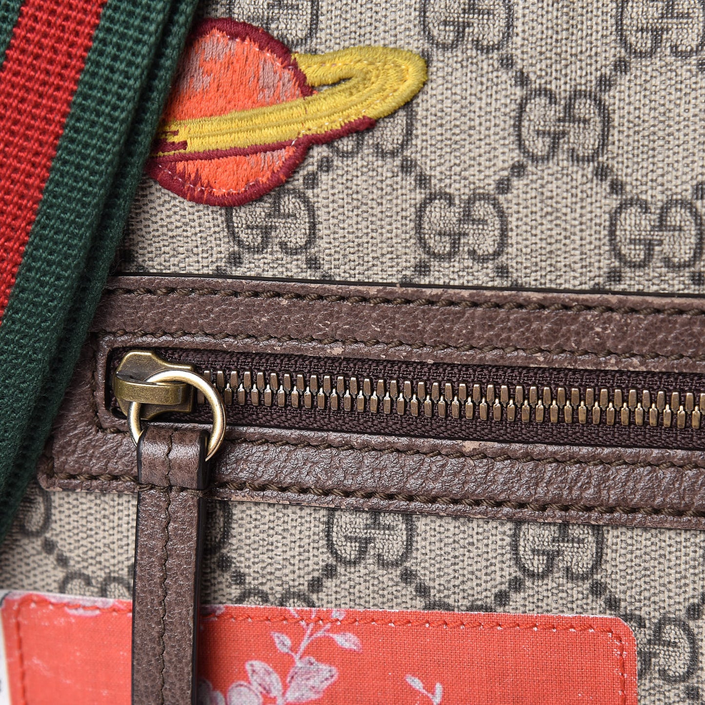 Soft GG Supreme Monogram Courrier Web Medium Flat Messenger Bag Beige New Acero Multicolor