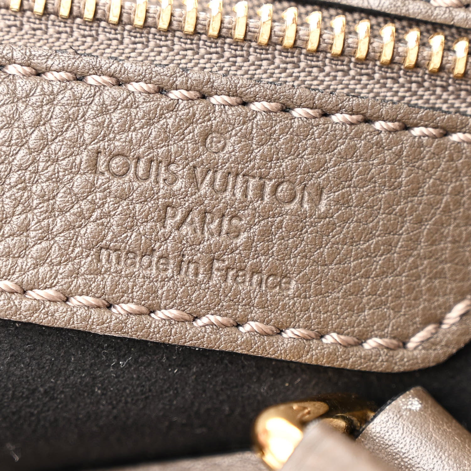 Louis Vuitton Mahina L Elephant Gris 6 of 10