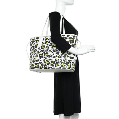 MCM Leopard Visetos Medium Aren Shopper Tote White 2 of 10