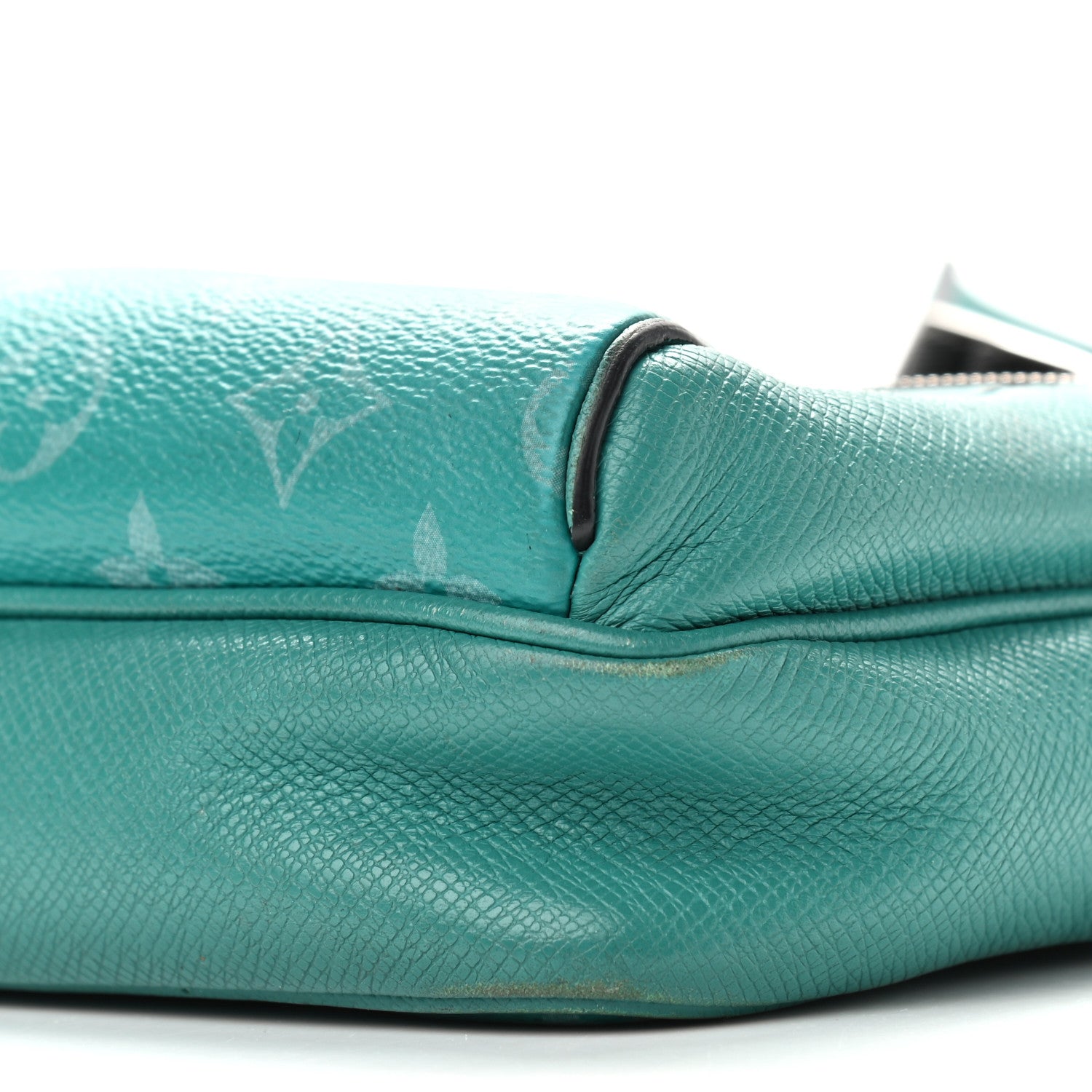 Louis Vuitton Taiga Monogram Outdoor Messenger Vert 9 of 14